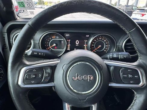 Used 2019 Jeep Wrangler Unlimited Sahara w/ Cold Weather Group AWD/4WD image 26