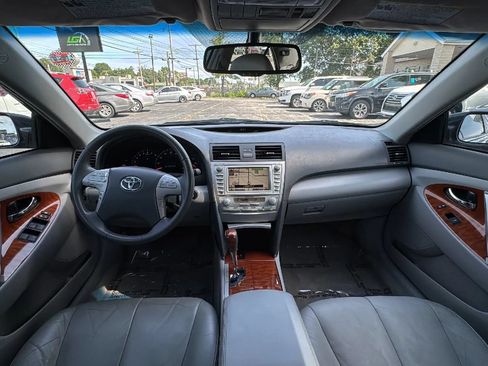 Used 2010 Toyota Camry XLE FWD image 9