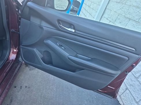 Used 2025 Nissan Altima 2.5 SV image 21