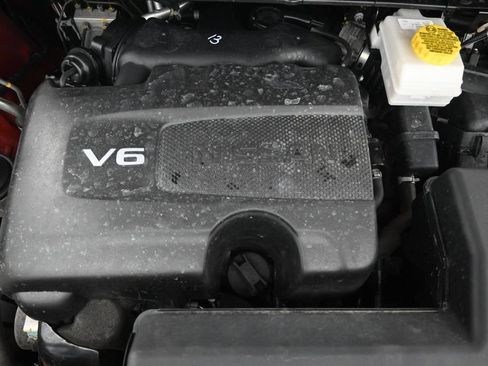Used 2024 Nissan Pathfinder Platinum w/ Black Appearance Package AWD/4WD image 50