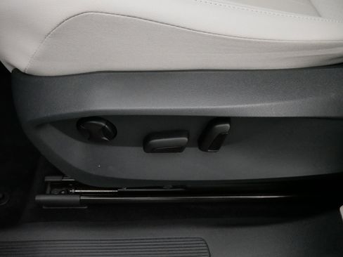 Certified 2022 Volkswagen Tiguan SE image 20