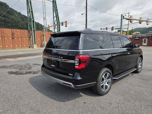 Used 2022 Ford Expedition Limited AWD/4WD image 8