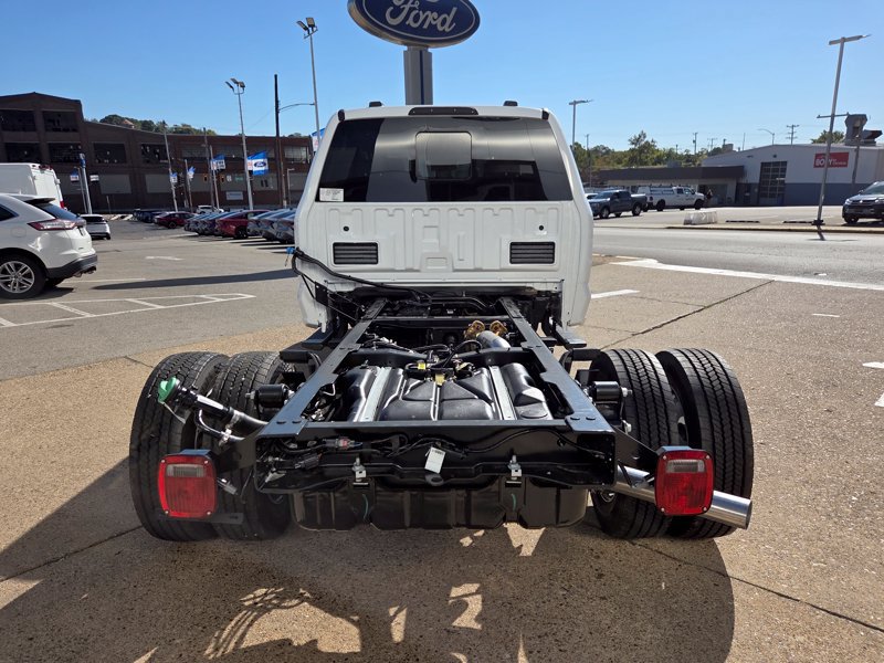 New 2027 Ford F550 4x4 Crew Cab Super Duty w/ XL Chrome Package image 6