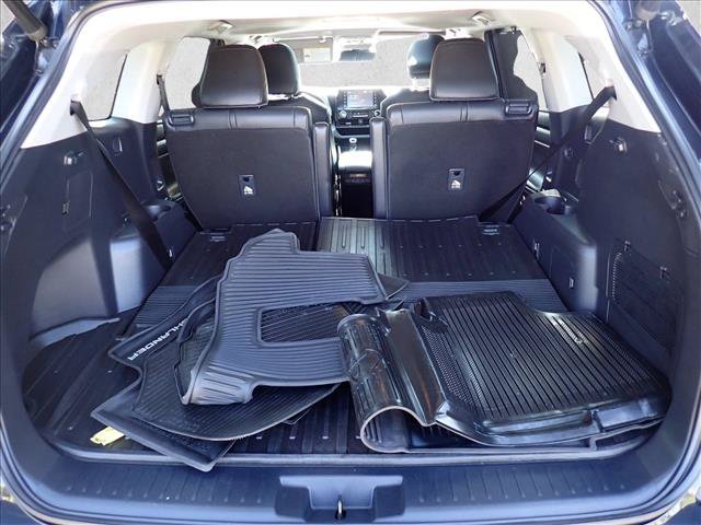 Used 2020 Toyota Highlander XLE AWD/4WD image 8