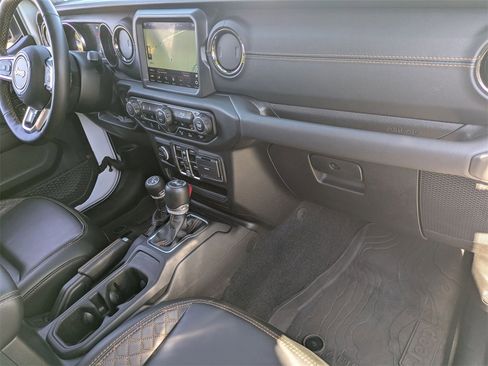 Used 2023 Jeep Wrangler Altitude image 37