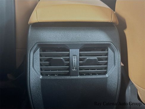 Used 2025 BMW 230i xDrive Coupe w/ Convenience Package image 27