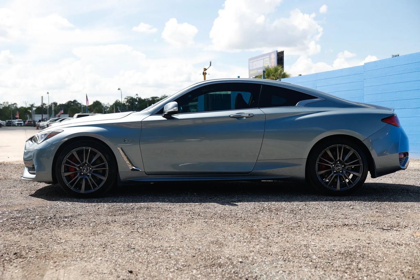 Used 2017 INFINITI Q60 Red Sport 400 AWD/4WD image 3