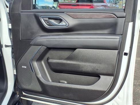 Used 2023 Chevrolet Suburban LT image 12