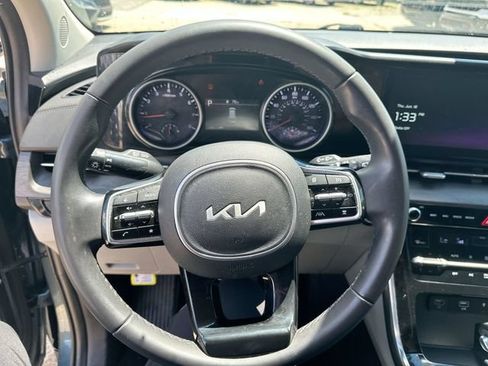 Used 2024 Kia Carnival EX FWD image 14