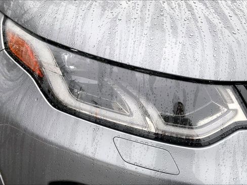 Used 2025 Land Rover Discovery Sport S image 25