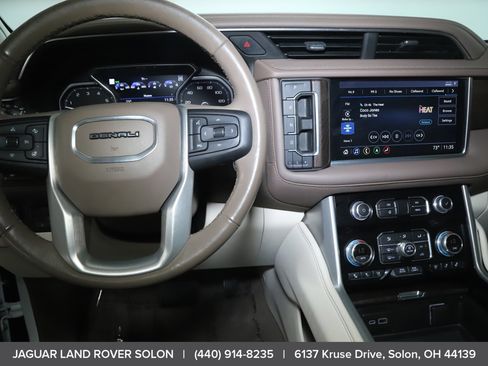 Used 2021 GMC Yukon Denali w/ Denali Premium Package AWD/4WD image 15