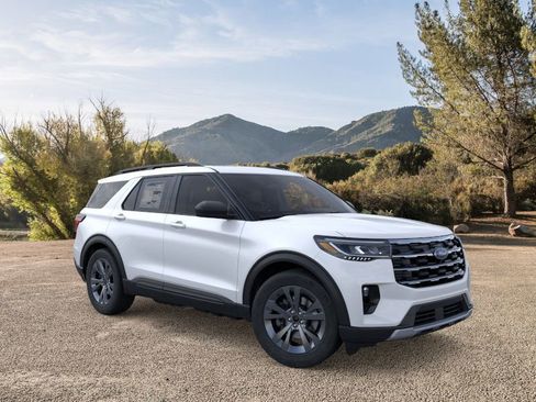 New 2026 Ford Explorer Active w/ Active Comfort Package image 7
