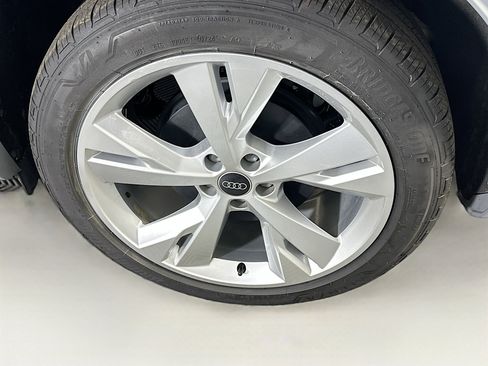 Used 2023 Audi Q4 e-tron Prestige w/ 20" Wheel Package AWD/4WD image 11