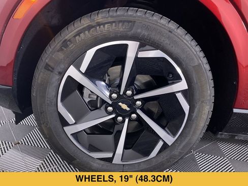 Certified 2024 Chevrolet Equinox EV LT FWD image 14