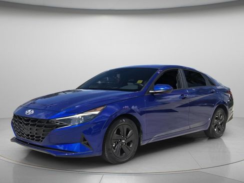 Used 2023 Hyundai Elantra SEL FWD image 8