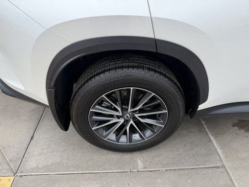Used 2025 Lexus NX 250 FWD w/ Premium Package image 15