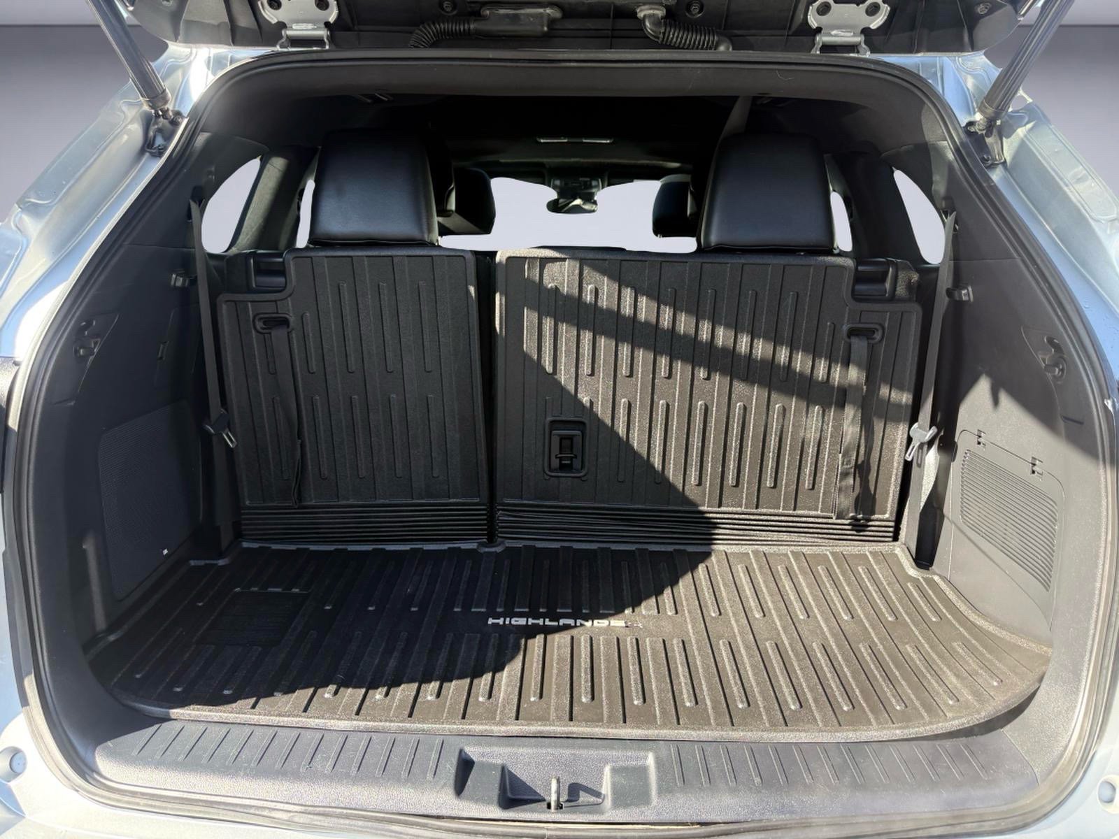 Used 2021 Toyota Highlander XSE AWD/4WD image 8