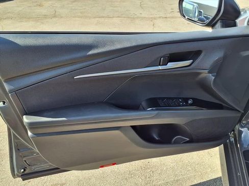 Used 2025 Toyota Camry LE image 11