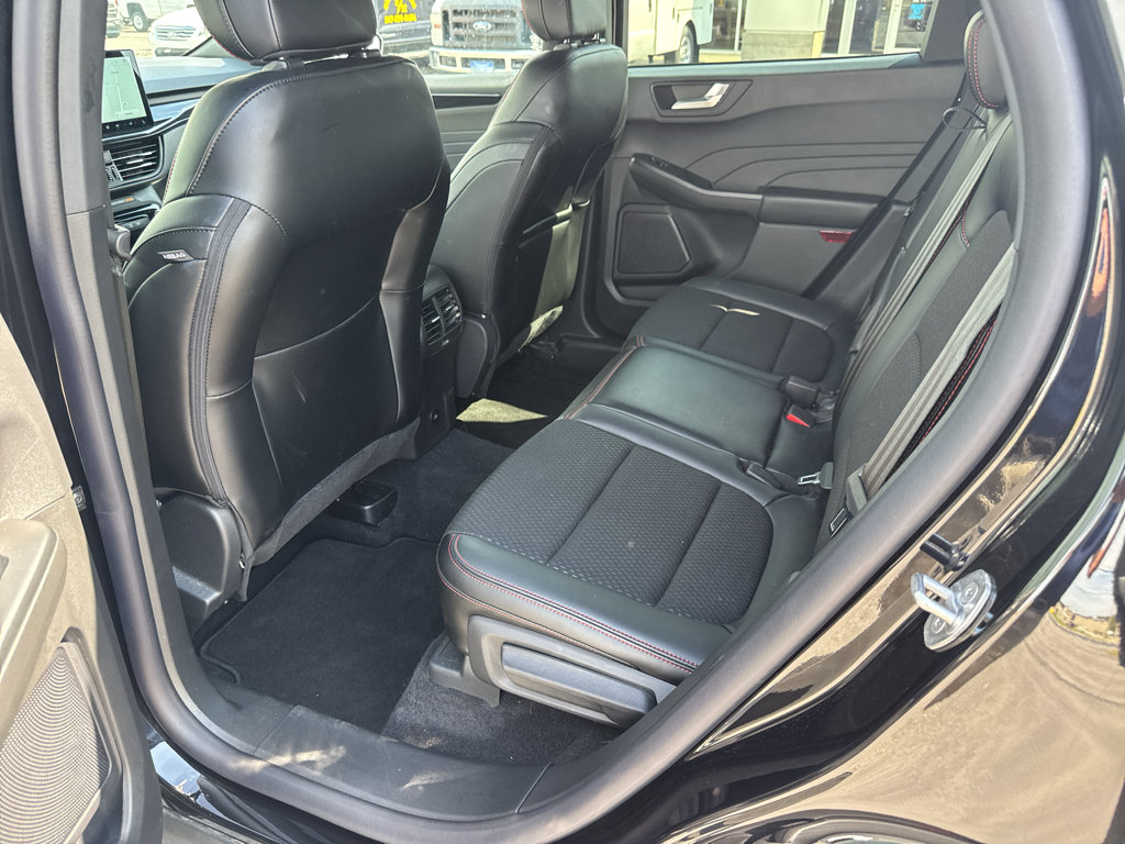 Used 2025 Ford Escape ST-Line w/ Tech Pack #1 AWD/4WD image 31