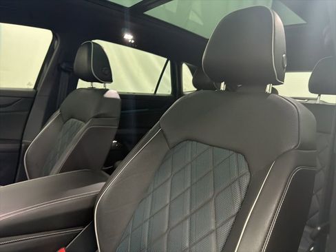 Used 2024 Volkswagen Atlas Cross Sport SEL Premium R-Line image 14