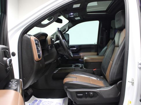 Used 2023 Chevrolet Silverado 2500 High Country w/ Safety Package II image 12