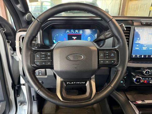 Used 2023 Ford F450 Platinum w/ FX4 Off-Road Package AWD/4WD image 17