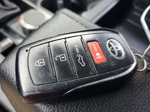 Used 2022 Toyota Tundra SR5 AWD/4WD image 23