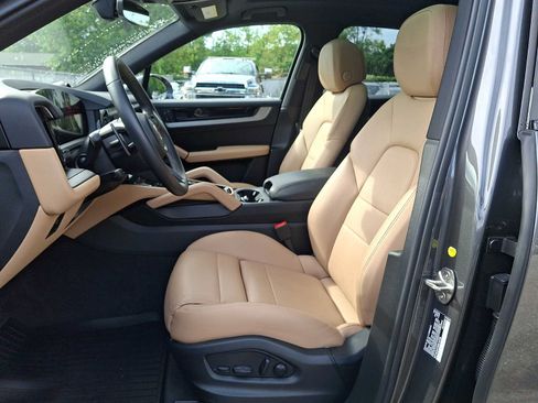 Used 2025 Porsche Cayenne E-Hybrid AWD/4WD image 10
