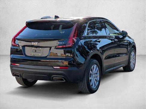 Used 2023 Cadillac XT4 Luxury w/ Cold Weather Package image 5