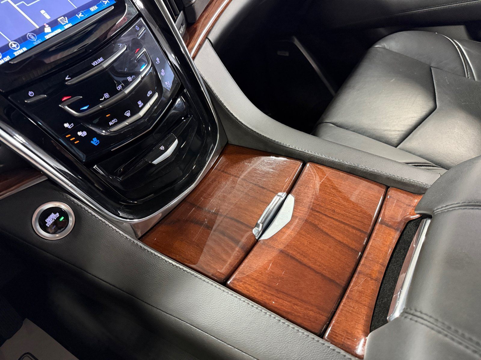 Used 2015 Cadillac Escalade Premium AWD/4WD image 34