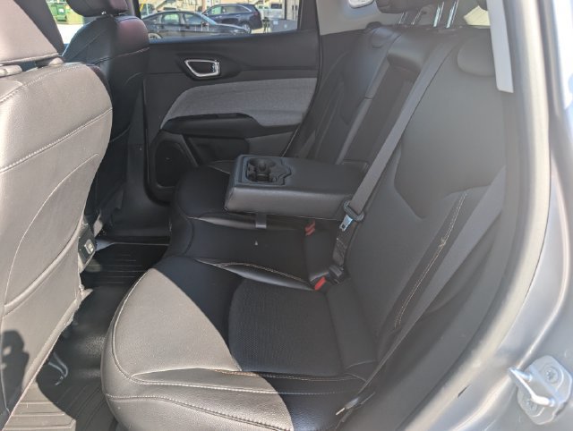 Used 2022 Jeep Compass Latitude AWD/4WD image 13