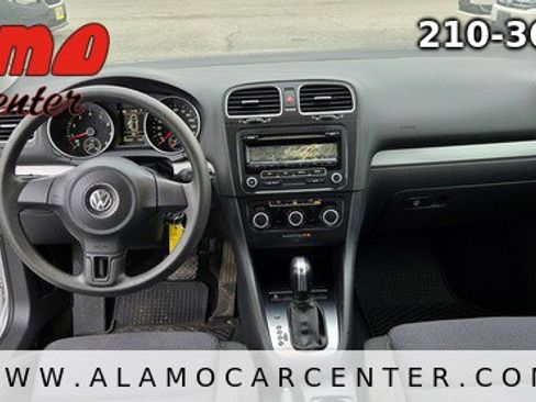 Used 2013 Volkswagen Golf 4-Door FWD image 31