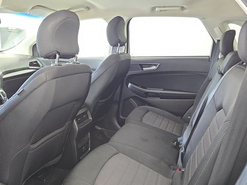 Used 2018 Ford Edge SE FWD image 10