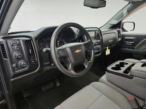 Used 2018 Chevrolet Silverado 1500 Custom w/ Custom Convenience Package AWD/4WD image 10