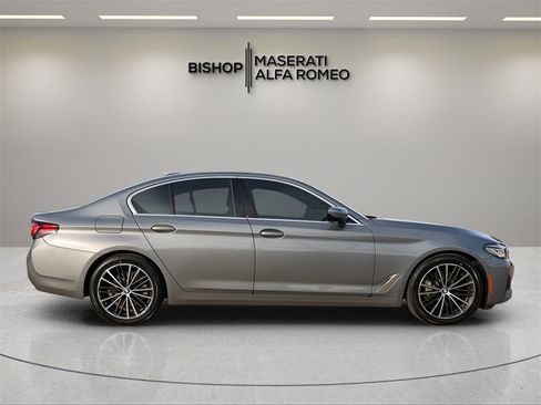 Used 2023 BMW 530i w/ Executive Package image 8