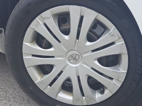 Used 2010 Toyota Corolla FWD image 3