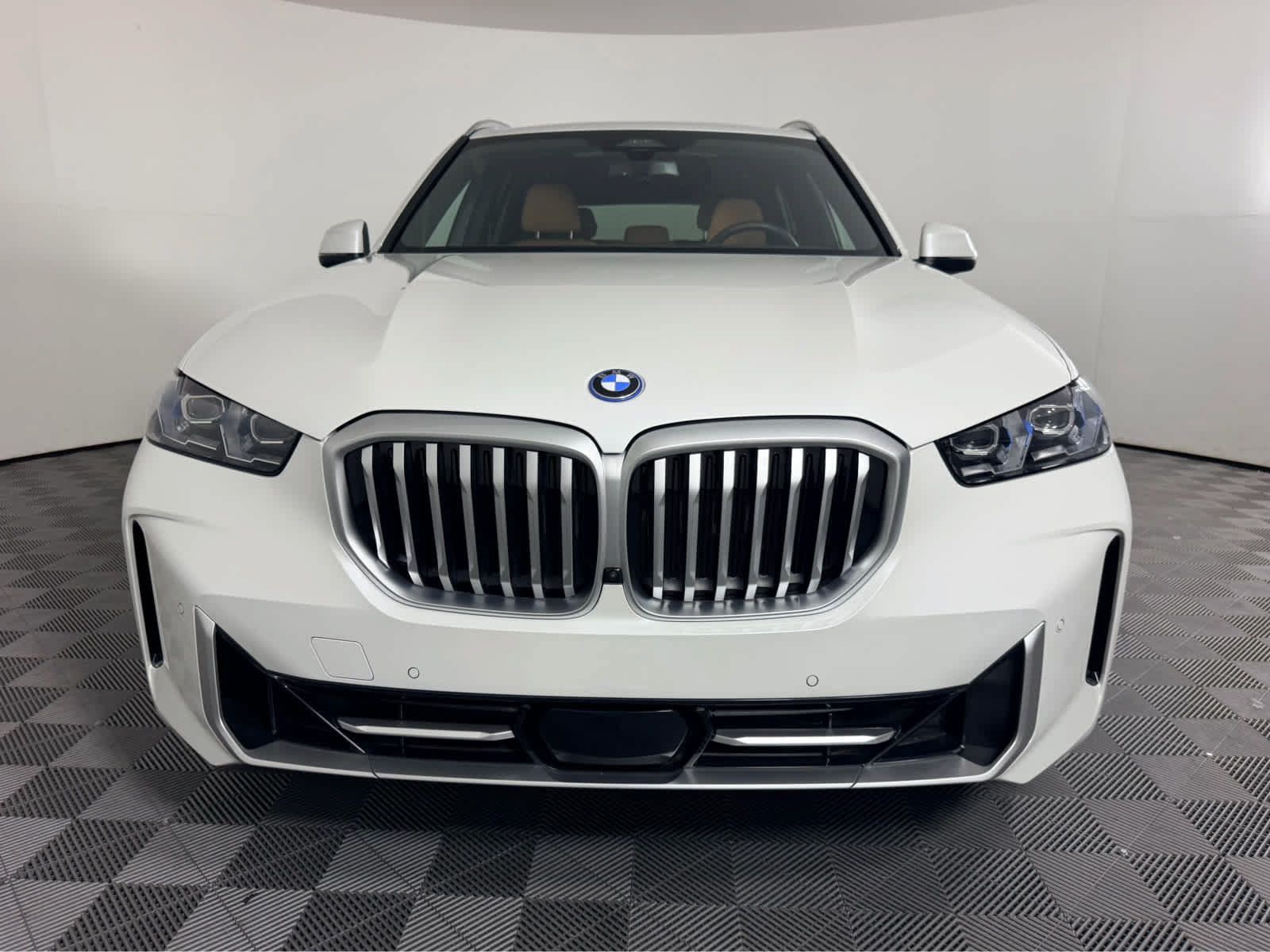 Used 2026 BMW X5 xDrive50e w/ Executive Package AWD/4WD image 8