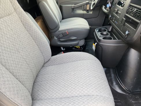 New 2025 GMC Savana 2500 Extended w/ Driver Convenience Package image 10