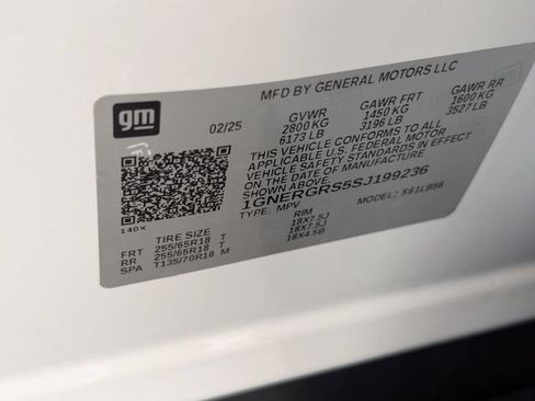 Used 2025 Chevrolet Traverse LT w/ Driver Confidence Package FWD image 36