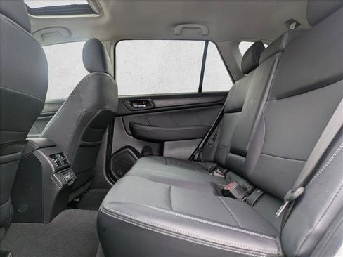 Used 2018 Subaru Outback 3.6R Limited image 19