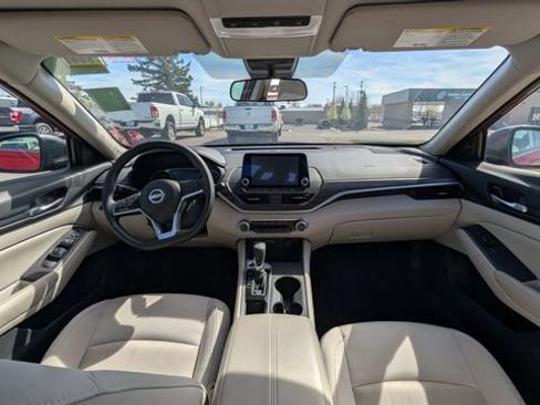 Used 2025 Nissan Altima 2.5 SV image 5