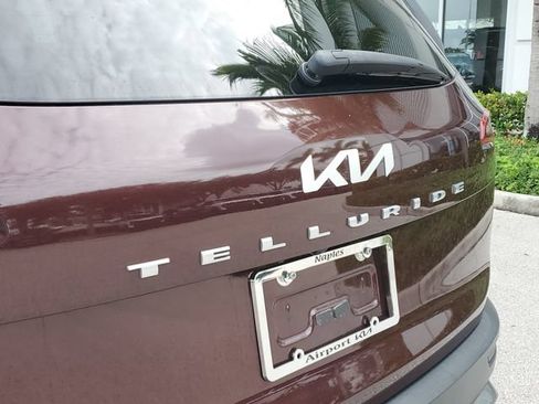 Certified 2022 Kia Telluride EX w/ EX Premium Package FWD image 8