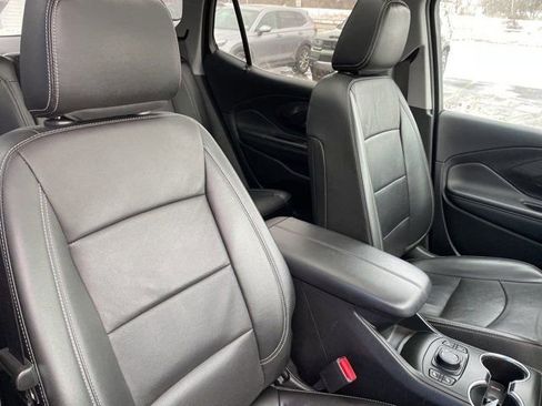 Used 2022 GMC Terrain SLT image 12