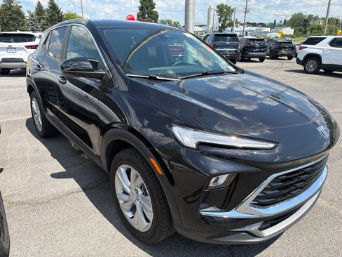 Used 2024 Buick Encore GX Preferred AWD/4WD image 38