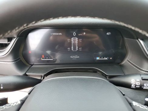 New 2025 Jeep Grand Cherokee Limited w/ Black Appearance Package image 9