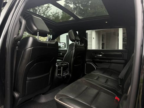 Used 2019 RAM 1500 Laramie AWD/4WD image 11