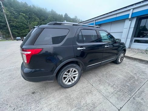 Used 2014 Ford Explorer XLT w/ Equipment Group 202A FWD image 5