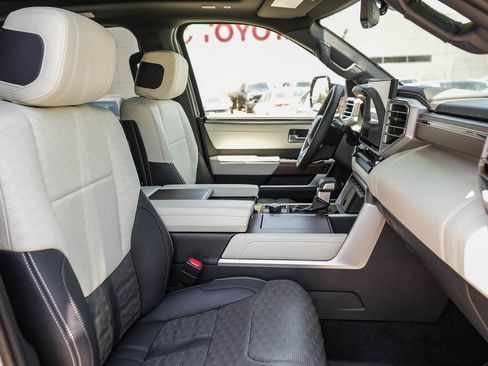 Used 2023 Toyota Sequoia Capstone AWD/4WD image 16