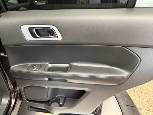 Used 2013 Ford Explorer XLT AWD/4WD image 23