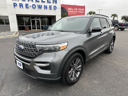 Used 2022 Ford Explorer XLT w/ Equipment Group 202A image 2